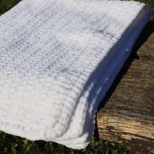 háčkovaná biela deka